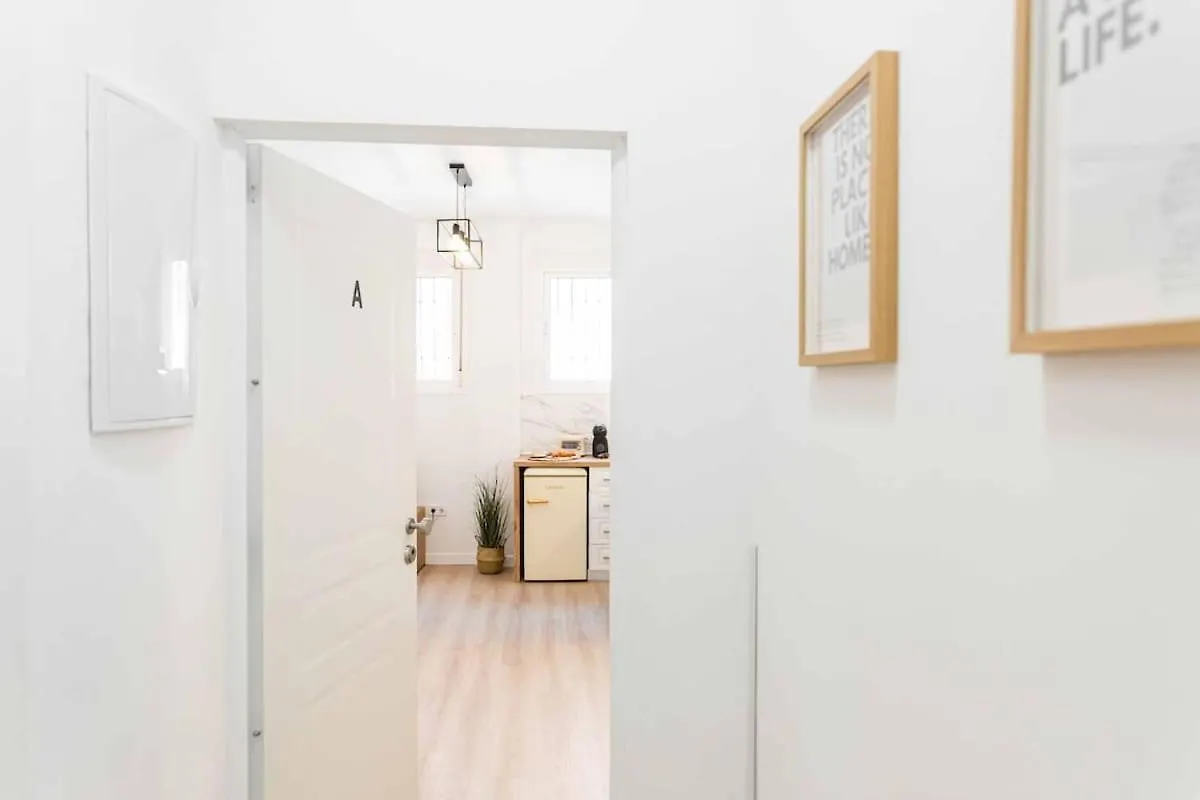 Daire New Studio - Plaza Merced Málaga İspanya